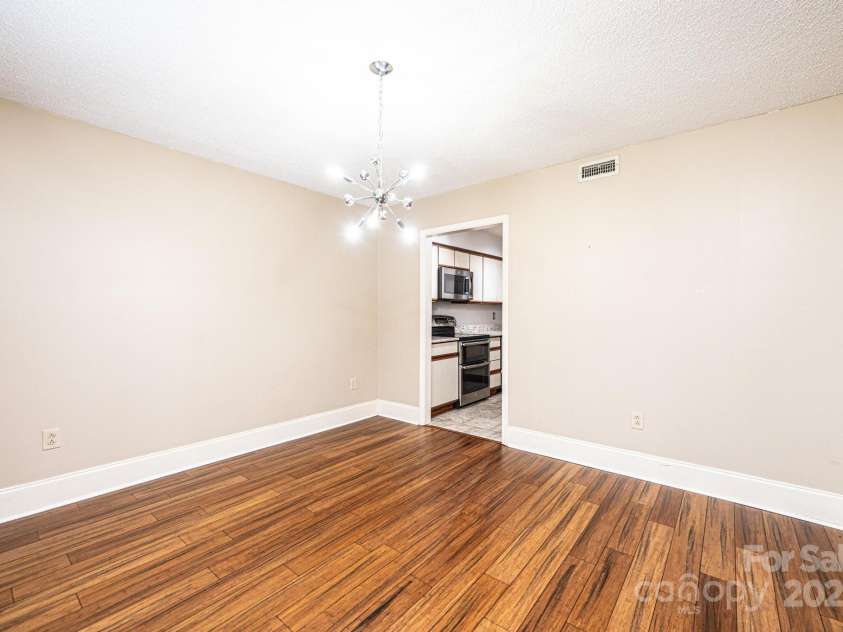 709 21st Avenue, Hickory, NC 28601.  MLS# CAR4276876, YatesRealty ID 4348. Dining Room