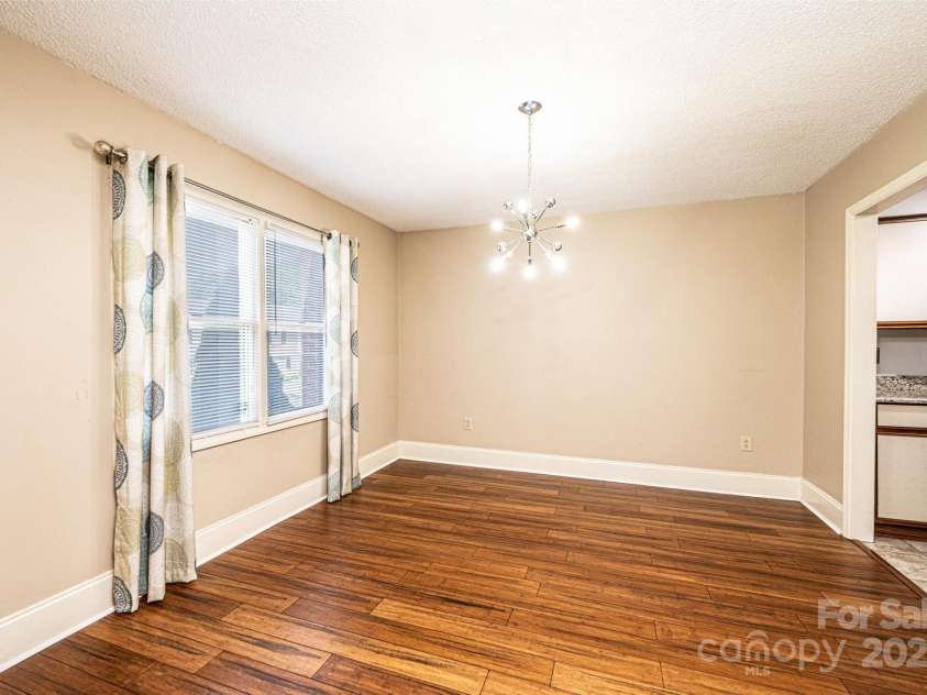 709 21st Avenue, Hickory, NC 28601.  MLS# CAR4276876, YatesRealty ID 4348. Dining Room
