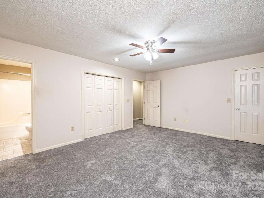 709 21st Avenue, Hickory, NC 28601.  MLS# CAR4276876, YatesRealty ID 4348. Primary BR has private en suite Bathroom