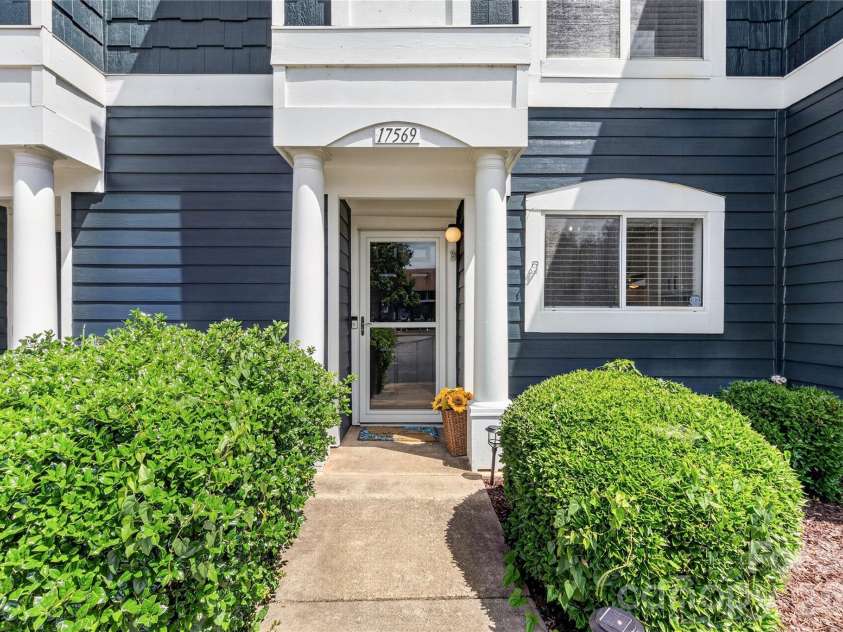 17569 Tuscany Lane, Cornelius, NC 28031.  MLS# CAR4405454, YatesRealty ID 43480. 