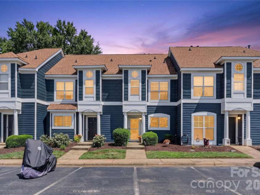 17569 Tuscany Lane, Cornelius, NC 28031.  MLS# CAR4405454, YatesRealty ID 43480. 