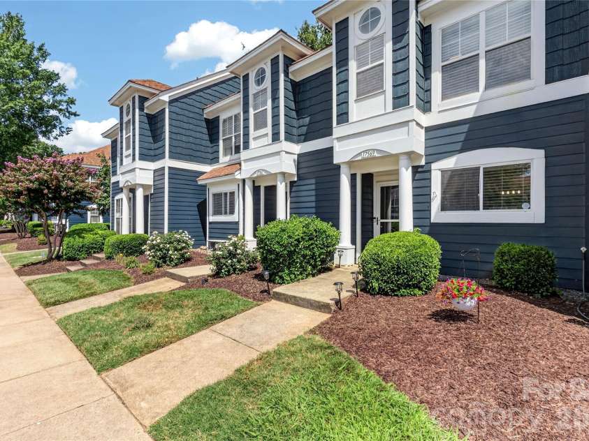 17569 Tuscany Lane, Cornelius, NC 28031.  MLS# CAR4405454, YatesRealty ID 43480. 