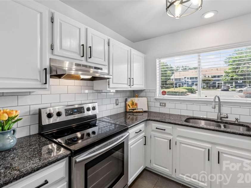 17569 Tuscany Lane, Cornelius, NC 28031.  MLS# CAR4405454, YatesRealty ID 43480. 