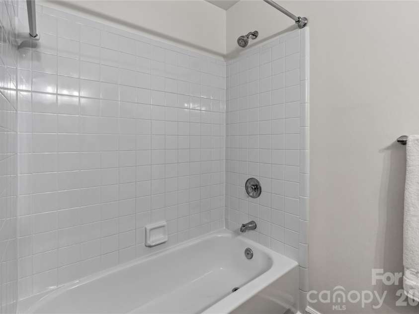17569 Tuscany Lane, Cornelius, NC 28031.  MLS# CAR4405454, YatesRealty ID 43480. 