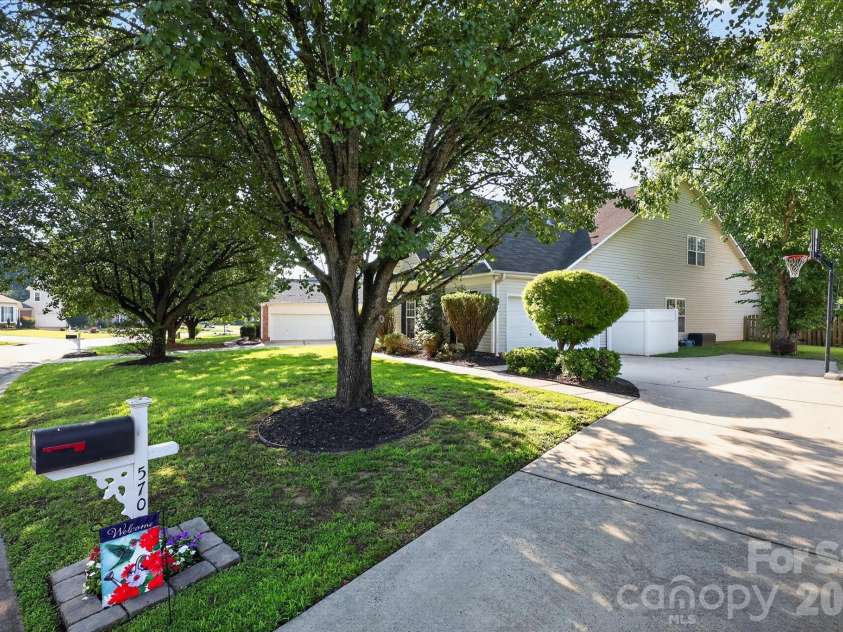 570 Surry Trace Circle, Concord, NC 28027.  MLS# CAR4400588, YatesRealty ID 43481. 