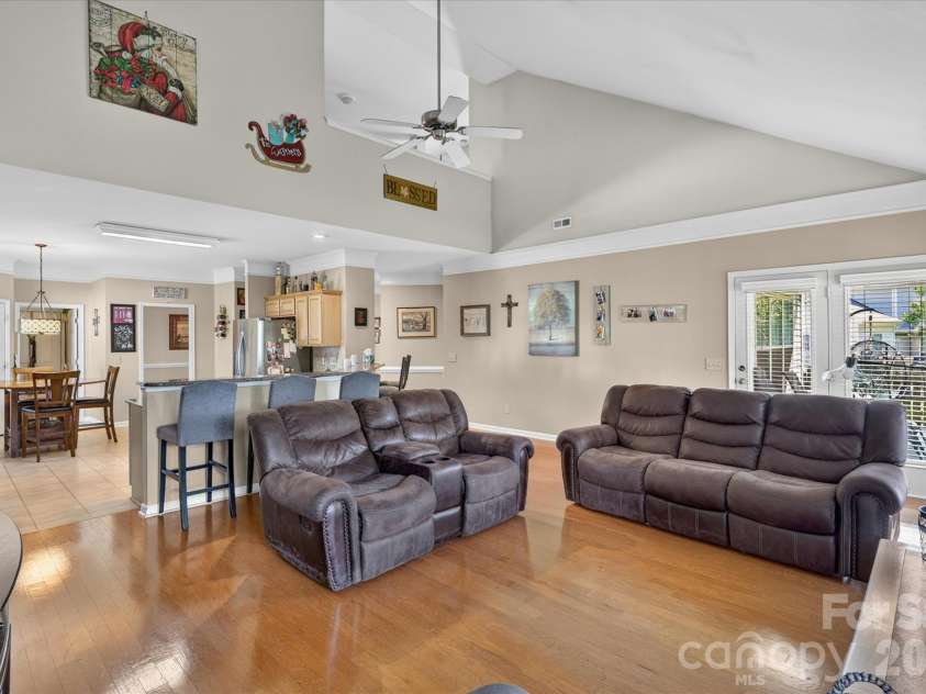 570 Surry Trace Circle, Concord, NC 28027.  MLS# CAR4400588, YatesRealty ID 43481. 