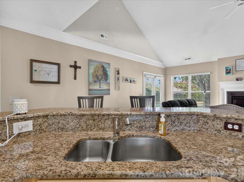 570 Surry Trace Circle, Concord, NC 28027.  MLS# CAR4400588, YatesRealty ID 43481. 