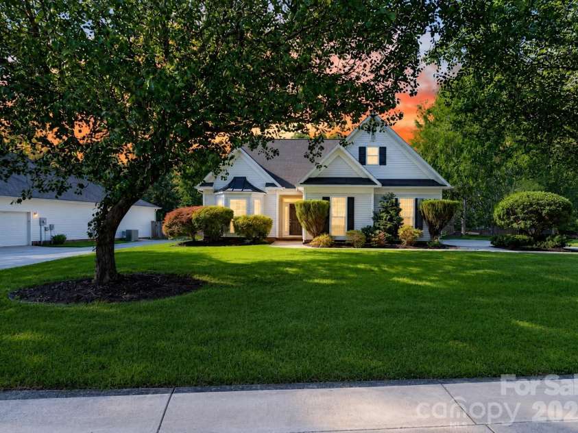 570 Surry Trace Circle, Concord, NC 28027.  MLS# CAR4400588, YatesRealty ID 43481. 