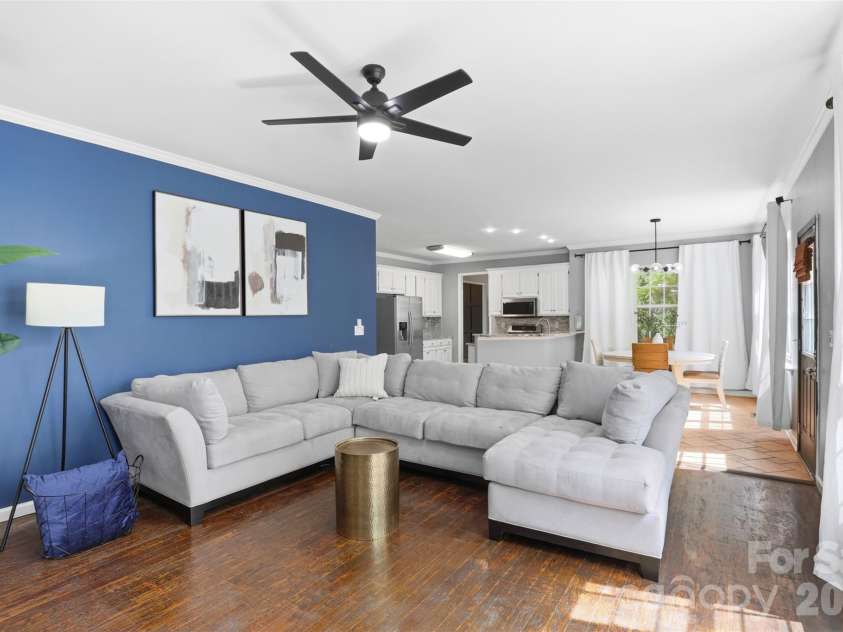 12101 Carolina Oak Circle, Charlotte, NC 28273.  MLS# CAR4365632, YatesRealty ID 43483. 