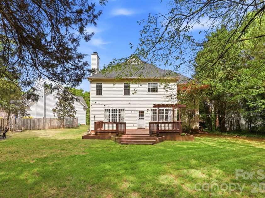 12101 Carolina Oak Circle, Charlotte, NC 28273.  MLS# CAR4365632, YatesRealty ID 43483. 