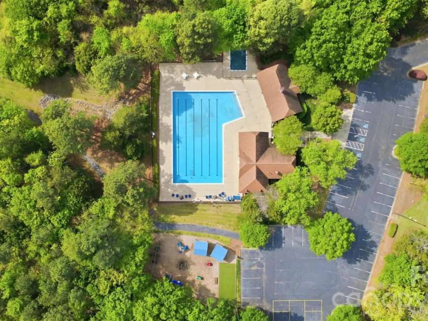 12101 Carolina Oak Circle, Charlotte, NC 28273.  MLS# CAR4365632, YatesRealty ID 43483. 