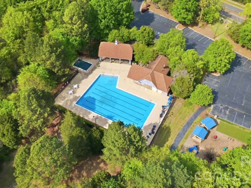 12101 Carolina Oak Circle, Charlotte, NC 28273.  MLS# CAR4365632, YatesRealty ID 43483. 