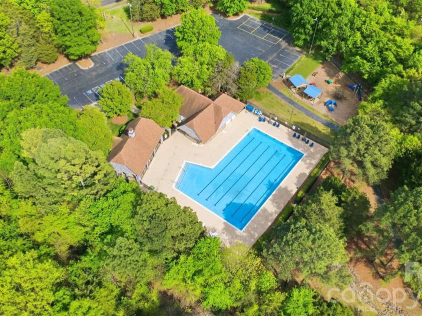 12101 Carolina Oak Circle, Charlotte, NC 28273.  MLS# CAR4365632, YatesRealty ID 43483. 