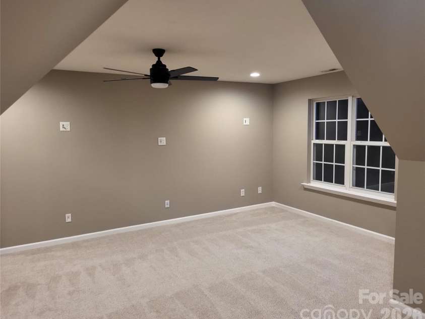 12101 Carolina Oak Circle, Charlotte, NC 28273.  MLS# CAR4365632, YatesRealty ID 43483. 