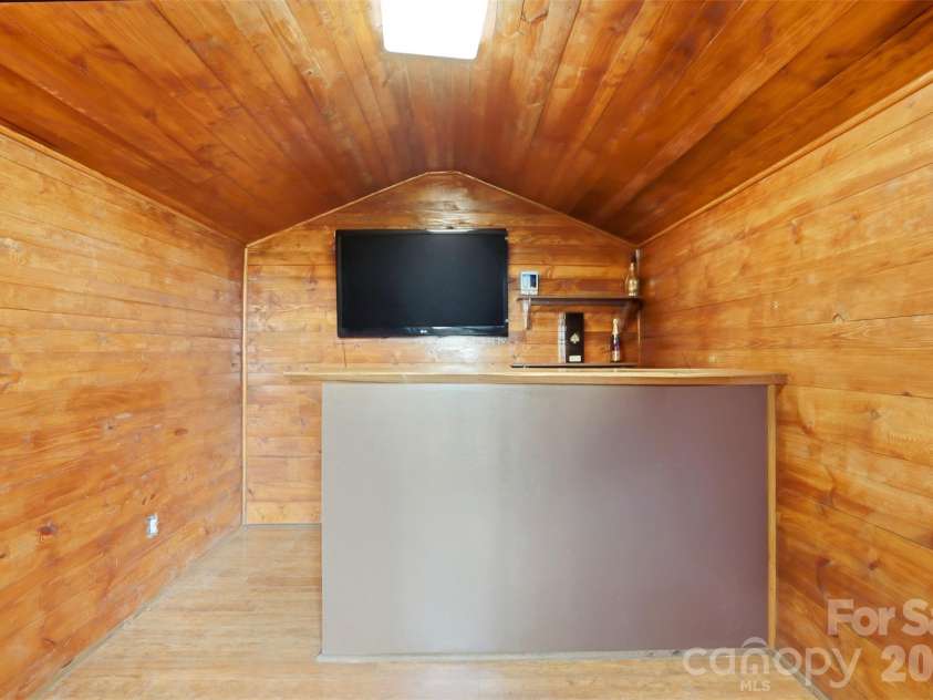 12101 Carolina Oak Circle, Charlotte, NC 28273.  MLS# CAR4365632, YatesRealty ID 43483. Shed/Man Cave