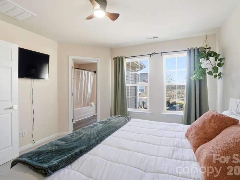 17754 Caldwell Track Drive, Cornelius, NC 28031.  MLS# CAR4405379, YatesRealty ID 43485. 