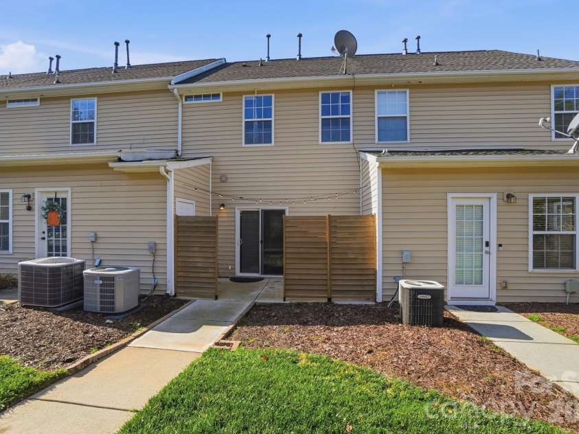 17754 Caldwell Track Drive, Cornelius, NC 28031.  MLS# CAR4405379, YatesRealty ID 43485. 