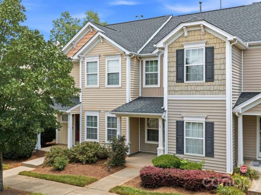 17754 Caldwell Track Drive, Cornelius, NC 28031.  MLS# CAR4405379, YatesRealty ID 43485. 