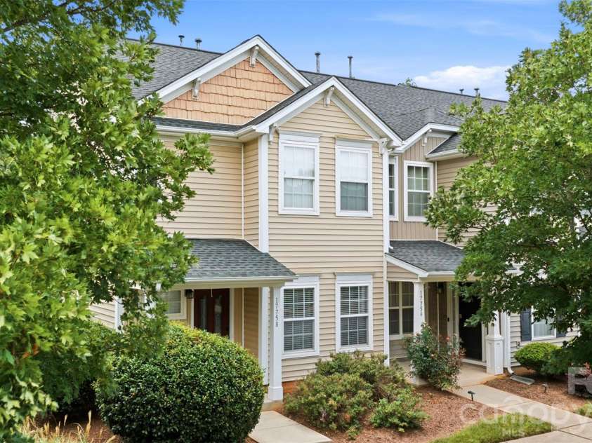 17754 Caldwell Track Drive, Cornelius, NC 28031.  MLS# CAR4405379, YatesRealty ID 43485. 