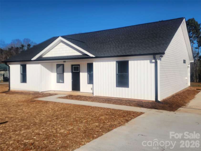 450 Ridge Road, Salisbury, NC 28144.  MLS# CAR4303502, YatesRealty ID 43485. One Level RANCH