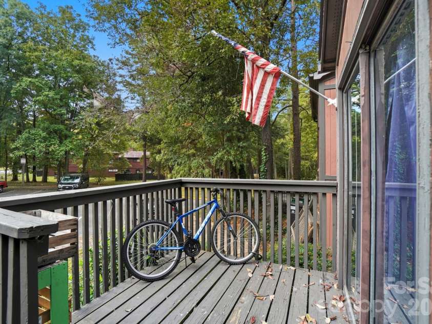 6103 Honeysuckle Lane, Charlotte, NC 28212.  MLS# CAR4310690, YatesRealty ID 4349. 