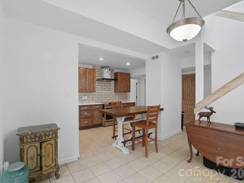 6103 Honeysuckle Lane, Charlotte, NC 28212.  MLS# CAR4310690, YatesRealty ID 4349. 