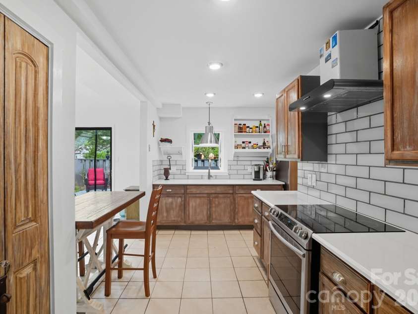 6103 Honeysuckle Lane, Charlotte, NC 28212.  MLS# CAR4310690, YatesRealty ID 4349. 