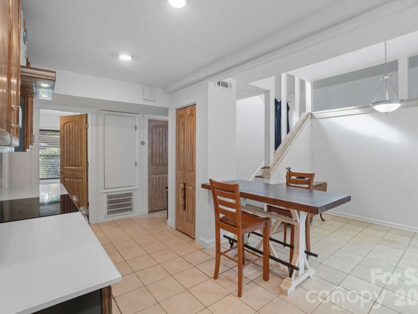 6103 Honeysuckle Lane, Charlotte, NC 28212.  MLS# CAR4310690, YatesRealty ID 4349. 