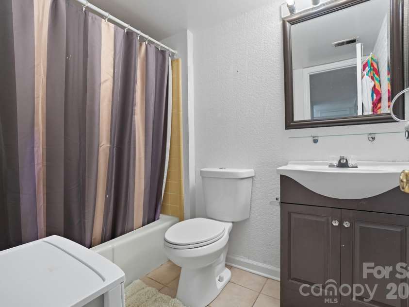 6103 Honeysuckle Lane, Charlotte, NC 28212.  MLS# CAR4310690, YatesRealty ID 4349. 