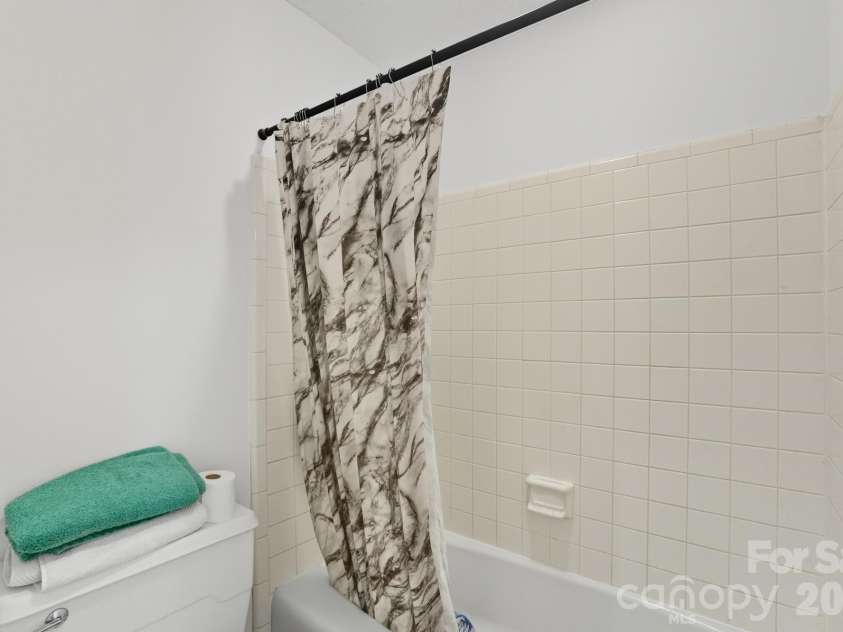 6103 Honeysuckle Lane, Charlotte, NC 28212.  MLS# CAR4310690, YatesRealty ID 4349. 