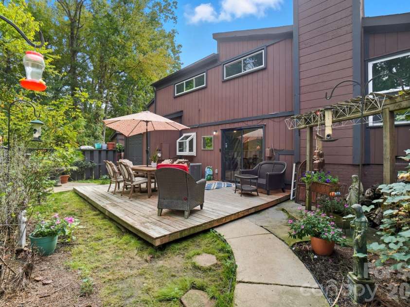 6103 Honeysuckle Lane, Charlotte, NC 28212.  MLS# CAR4310690, YatesRealty ID 4349. 