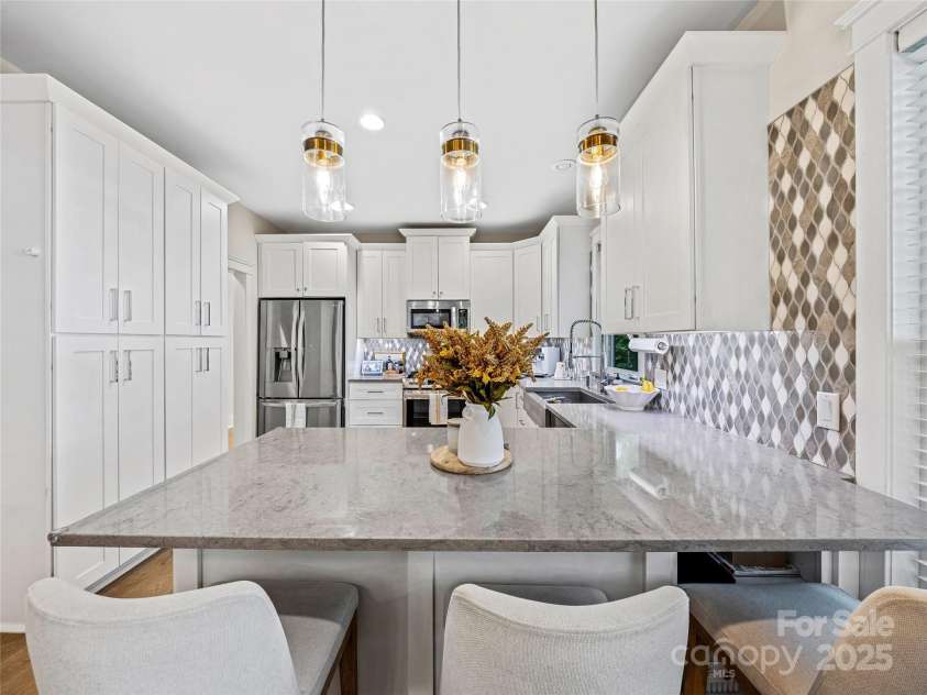 1513 Kentmere Lane, Asheville, NC 28803.  MLS# CAR4311272, YatesRealty ID 43494. 