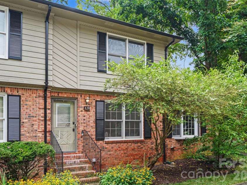128 Ashbrook Drive, Fort Mill, SC 29715.  MLS# CAR4409887, YatesRealty ID 43495. 