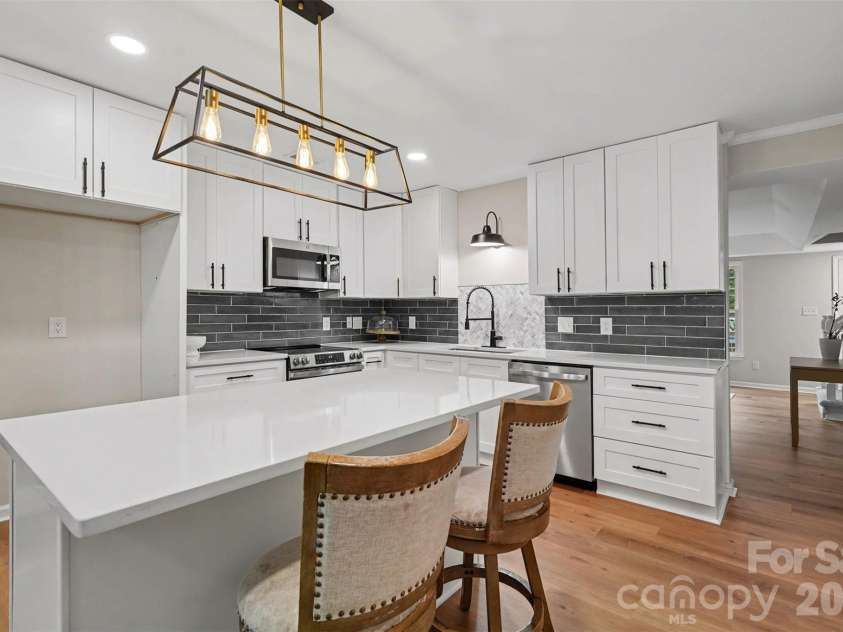 128 Ashbrook Drive, Fort Mill, SC 29715.  MLS# CAR4409887, YatesRealty ID 43495. 