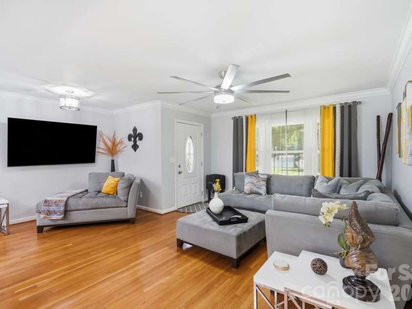 4200 Cerise Drive, Charlotte, NC 28269.  MLS# CAR4408042, YatesRealty ID 43497. 