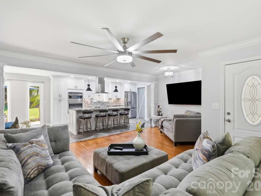 4200 Cerise Drive, Charlotte, NC 28269.  MLS# CAR4408042, YatesRealty ID 43497. 