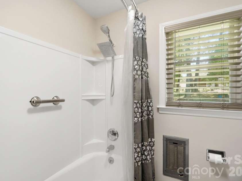 4200 Cerise Drive, Charlotte, NC 28269.  MLS# CAR4408042, YatesRealty ID 43497. 