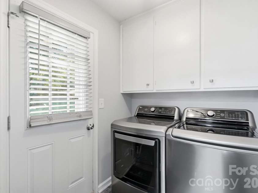4200 Cerise Drive, Charlotte, NC 28269.  MLS# CAR4408042, YatesRealty ID 43497. 