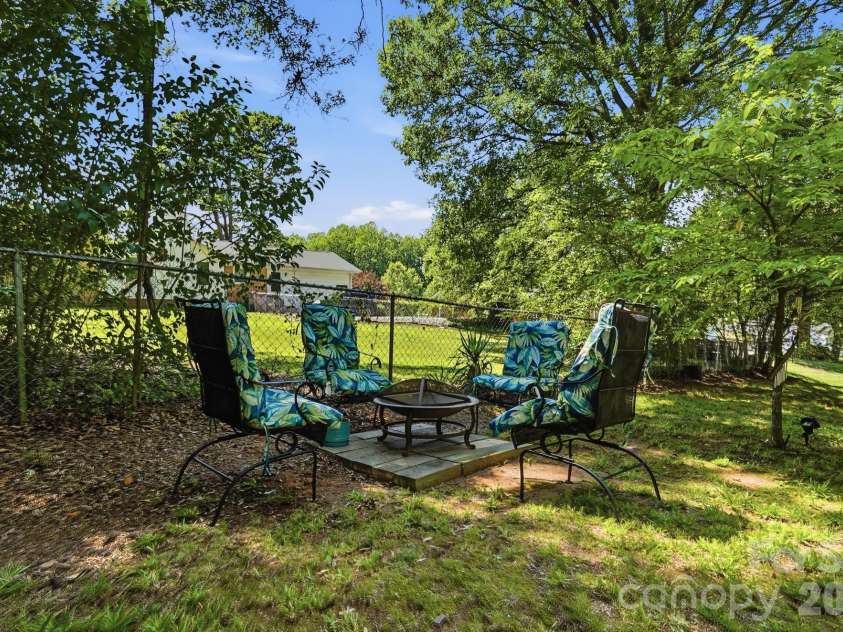 4200 Cerise Drive, Charlotte, NC 28269.  MLS# CAR4408042, YatesRealty ID 43497. 