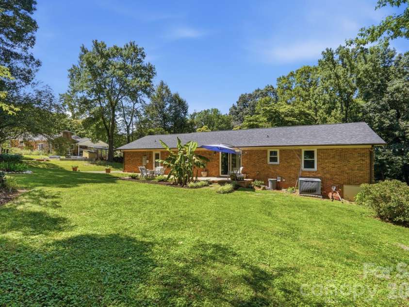 4200 Cerise Drive, Charlotte, NC 28269.  MLS# CAR4408042, YatesRealty ID 43497. 