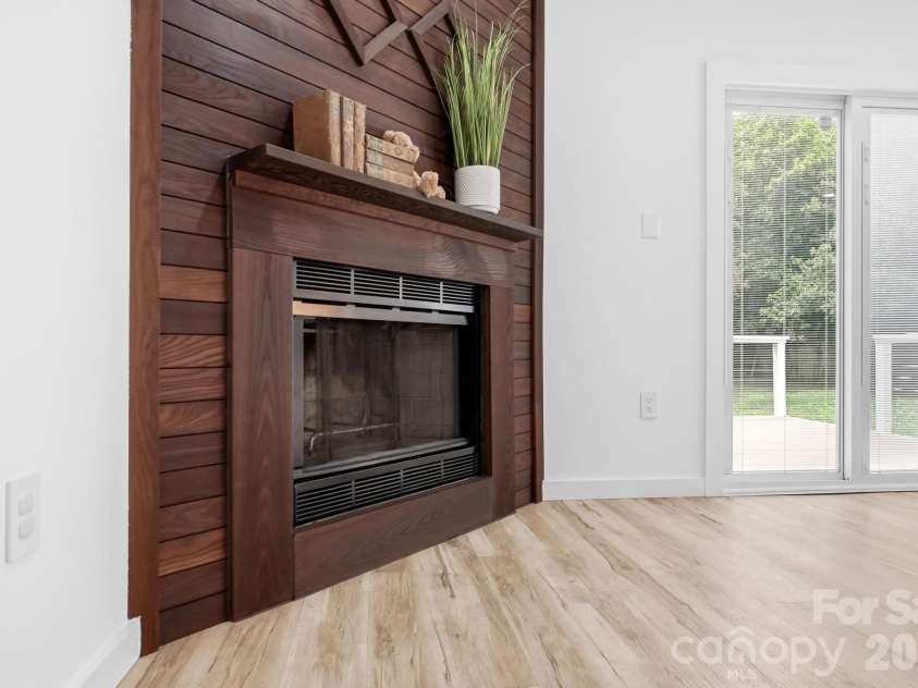 8122 Sherington Way, Charlotte, NC 28227.  MLS# CAR4412284, YatesRealty ID 43499. 