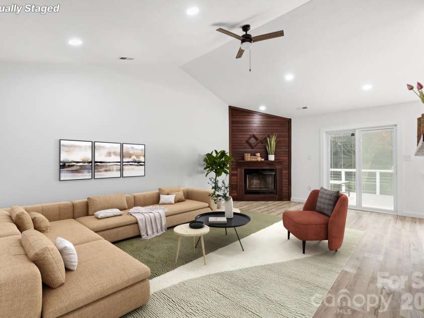 8122 Sherington Way, Charlotte, NC 28227.  MLS# CAR4412284, YatesRealty ID 43499. 
