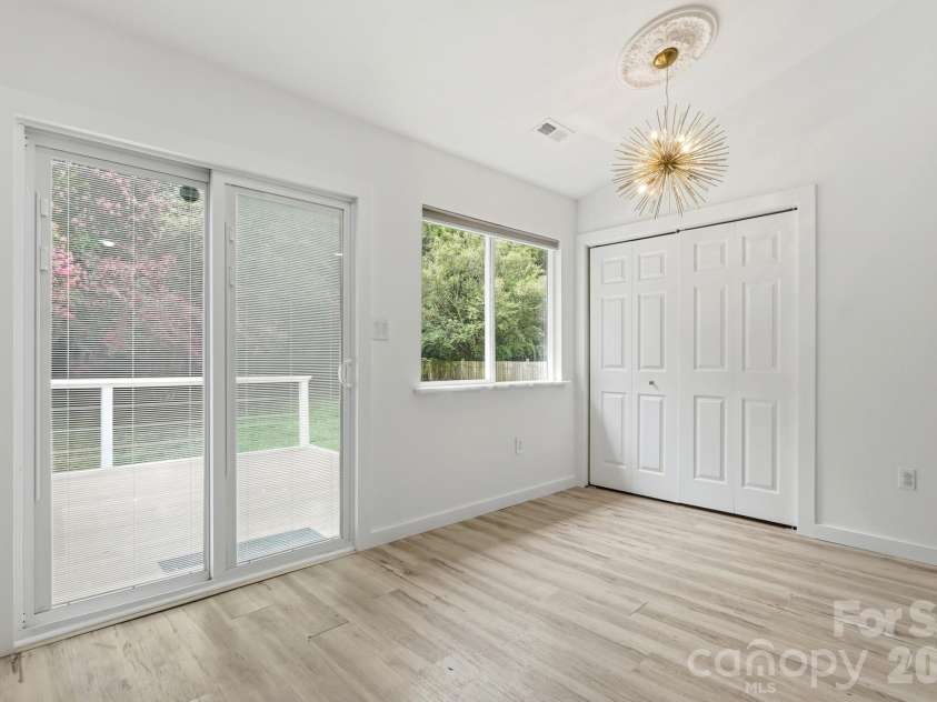 8122 Sherington Way, Charlotte, NC 28227.  MLS# CAR4412284, YatesRealty ID 43499. 