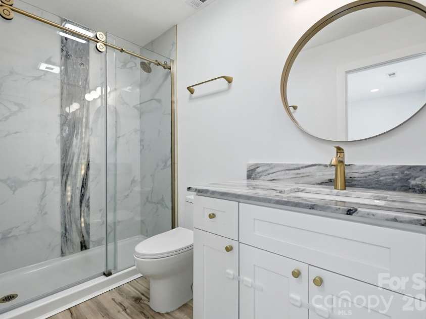 8122 Sherington Way, Charlotte, NC 28227.  MLS# CAR4412284, YatesRealty ID 43499. 