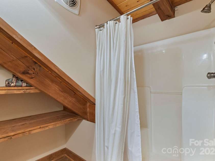 5626 Rocky Falls Lane, Lenoir, NC 28645.  MLS# CAR4266491, YatesRealty ID 435. 