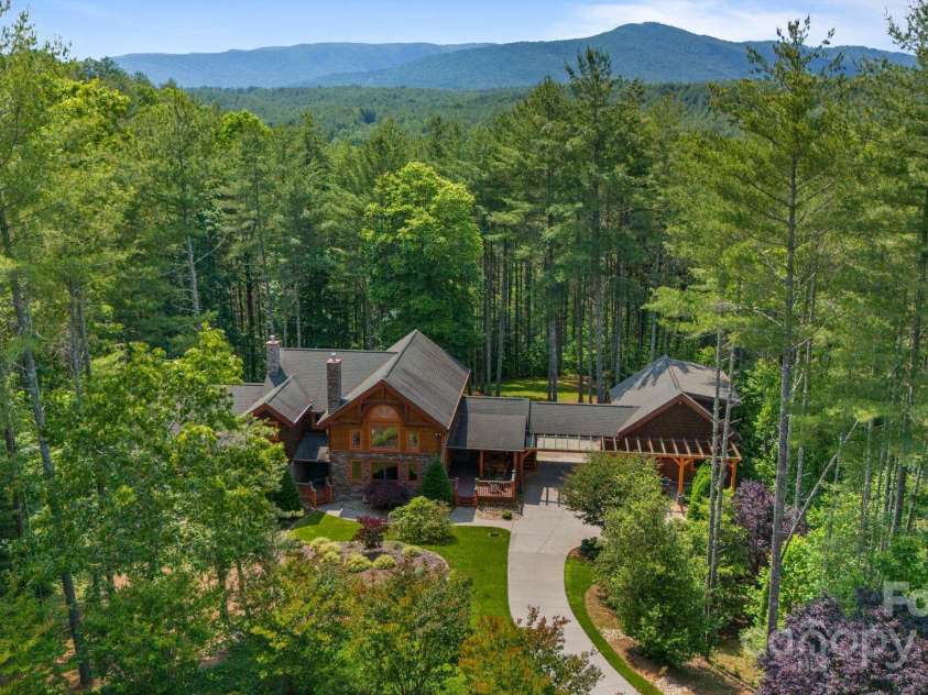 5626 Rocky Falls Lane, Lenoir, NC 28645.  MLS# CAR4266491, YatesRealty ID 435. 