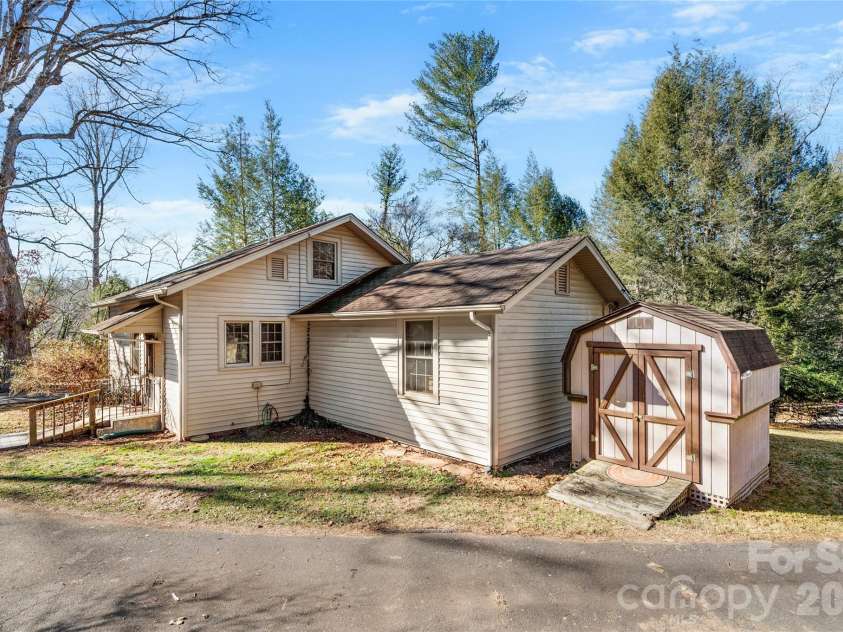 226 School Road, Asheville, NC 28806.  MLS# CAR4352051, YatesRealty ID 4350. 