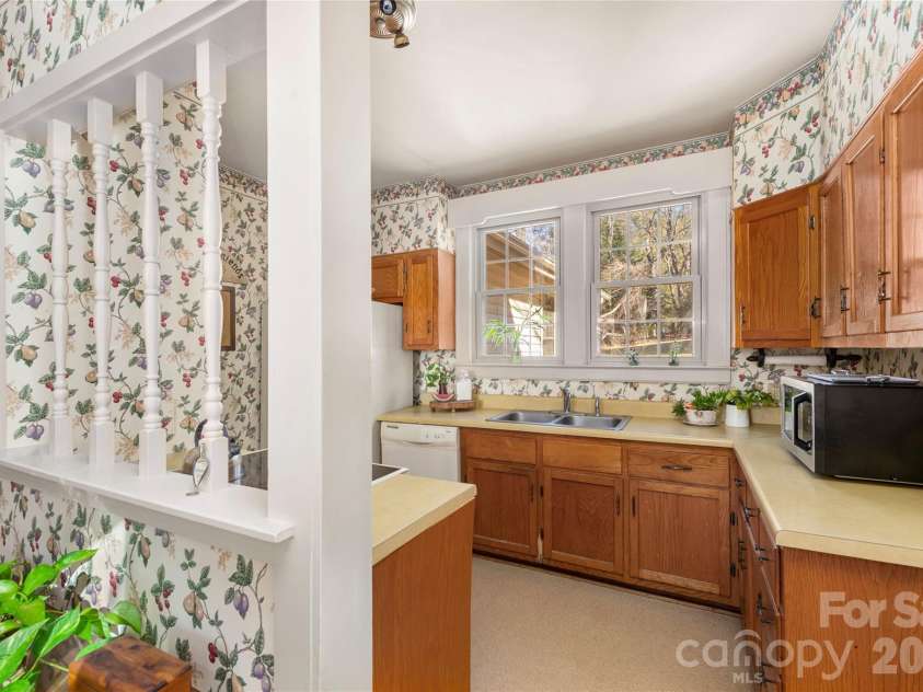 226 School Road, Asheville, NC 28806.  MLS# CAR4352051, YatesRealty ID 4350. 