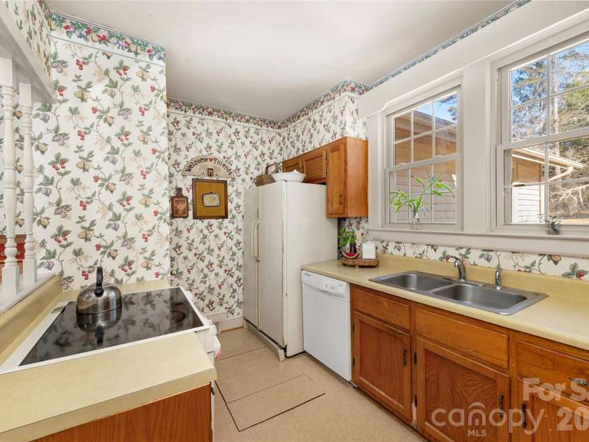 226 School Road, Asheville, NC 28806.  MLS# CAR4352051, YatesRealty ID 4350. 