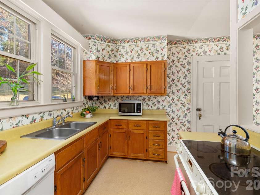 226 School Road, Asheville, NC 28806.  MLS# CAR4352051, YatesRealty ID 4350. 
